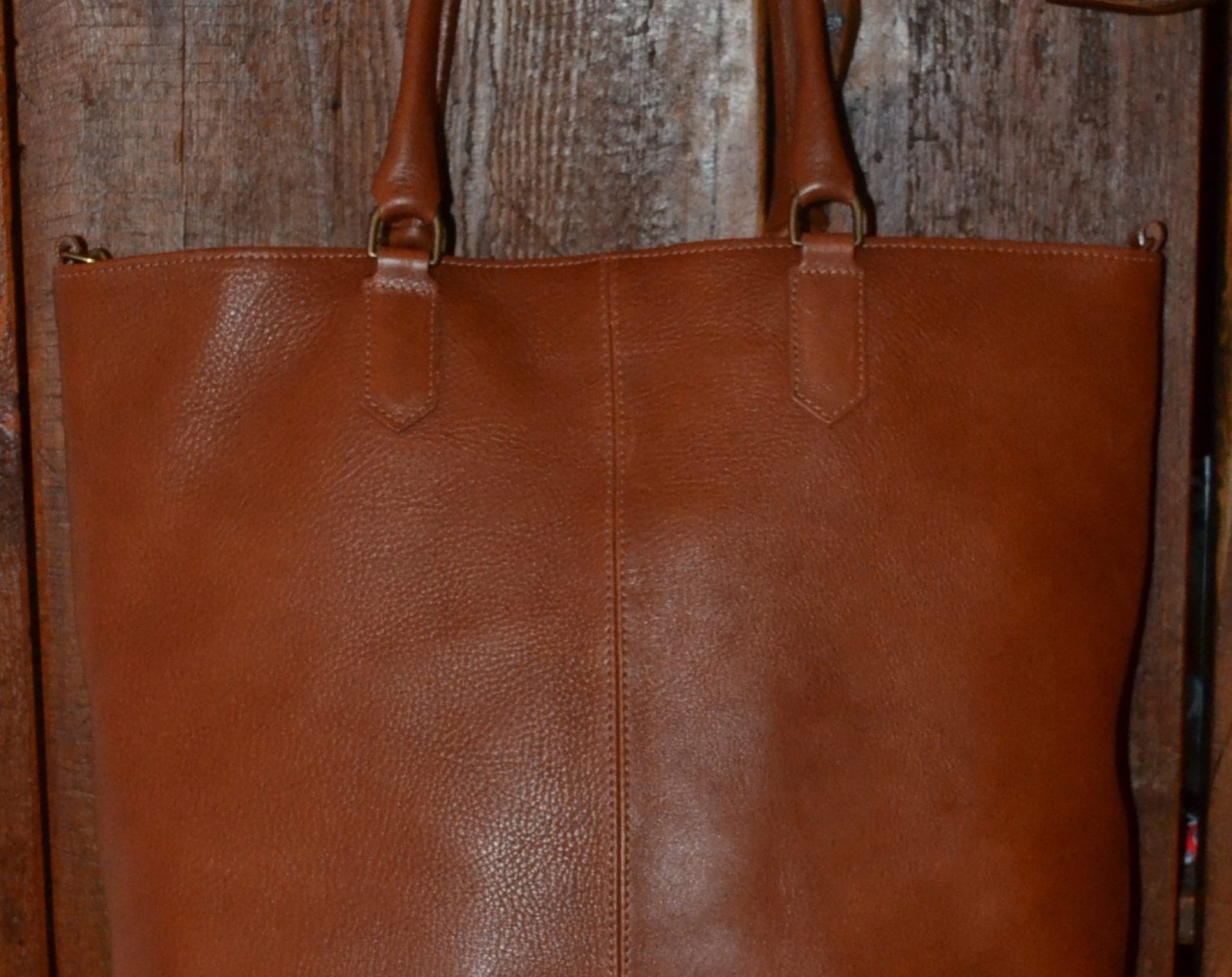 Leather-2-rq8q03kak7mdgce3xfpjl5wg9qozqjybijdrv3n9mi.jpg